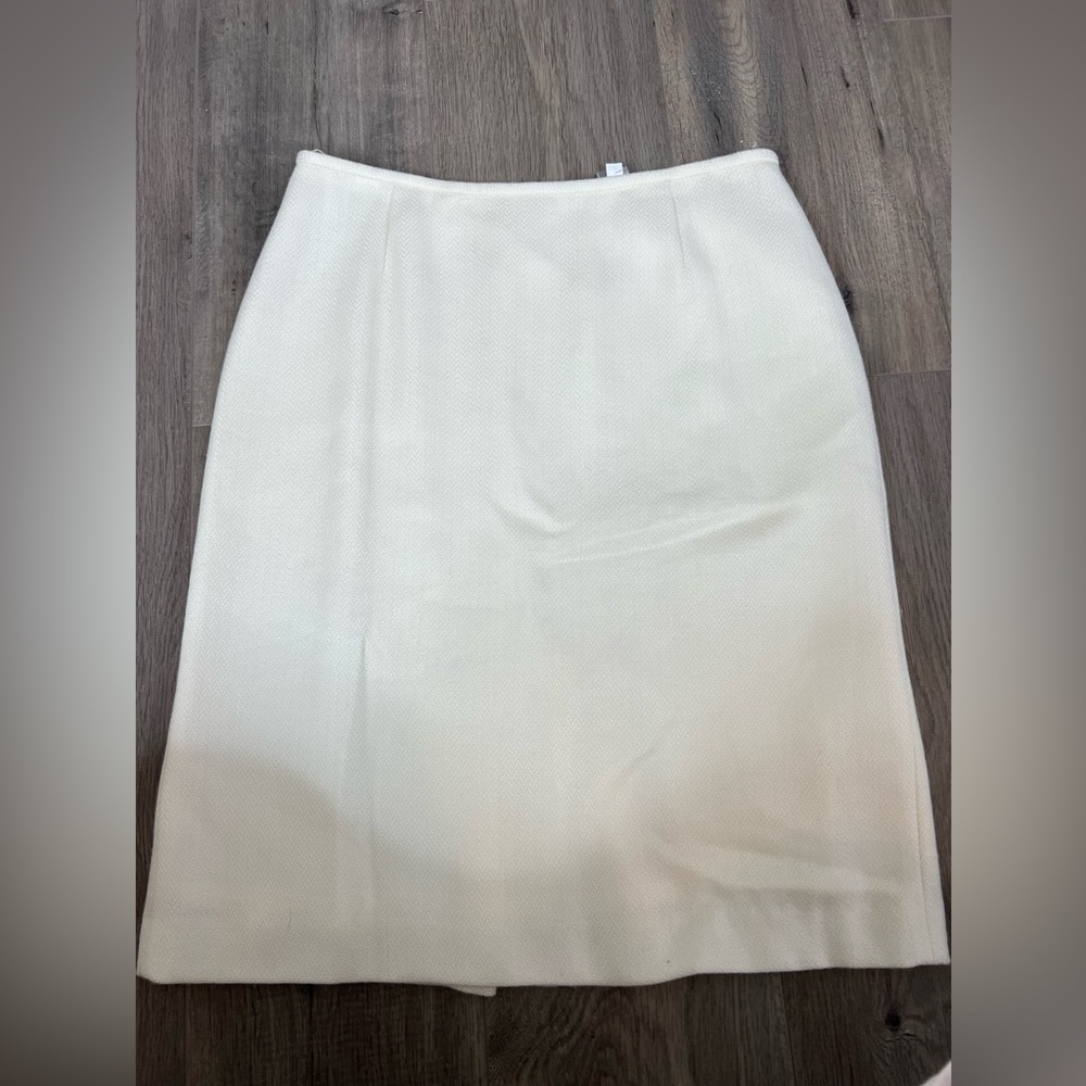 Wool / viscose blend pencil skirt with herringbone pattern size 8